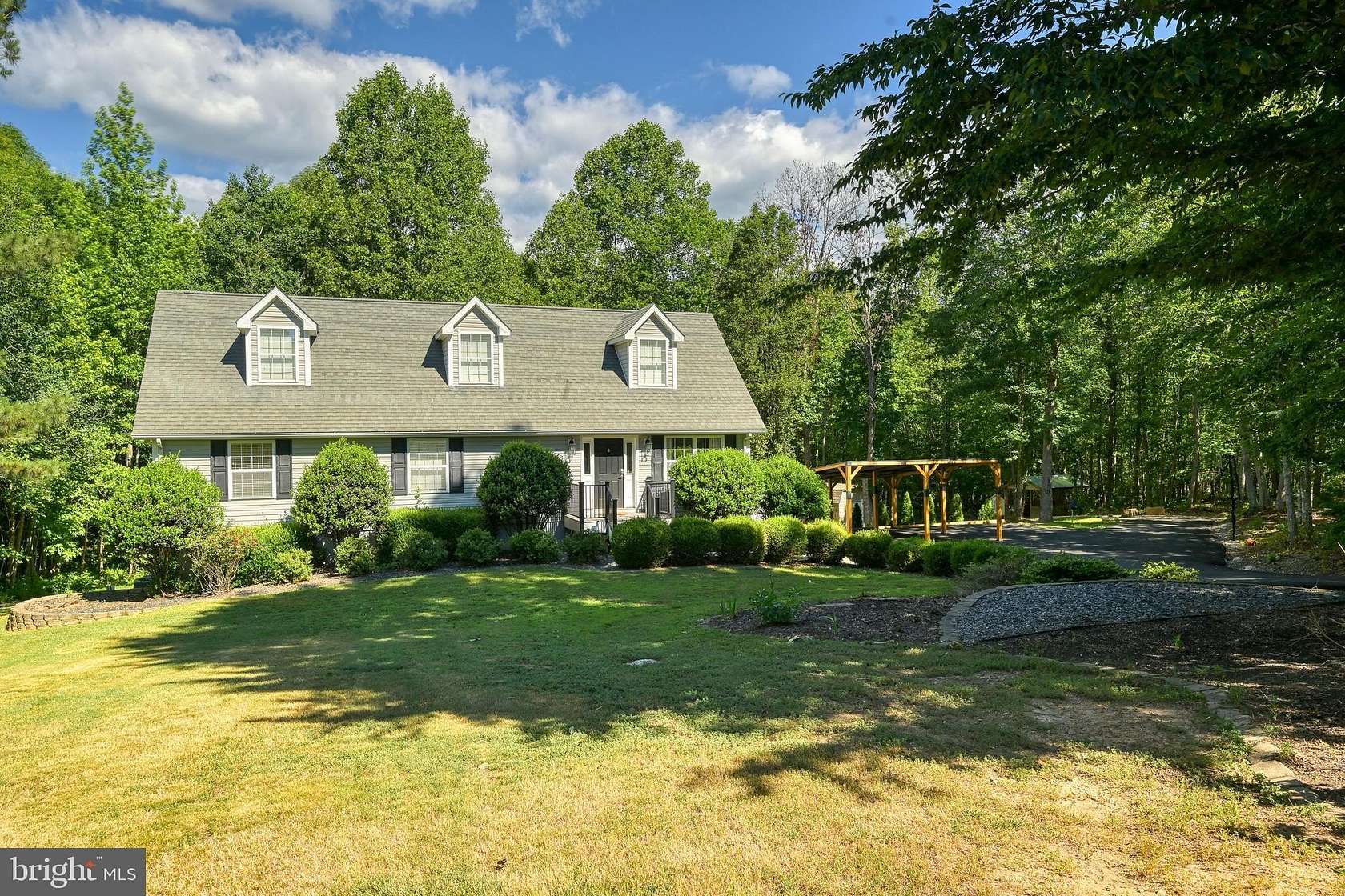 1.69 Acres of Land with Home for Sale in Louisa, Virginia