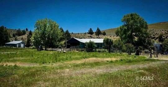 33.6 Acres of Land with Home for Sale in Paisley, Oregon