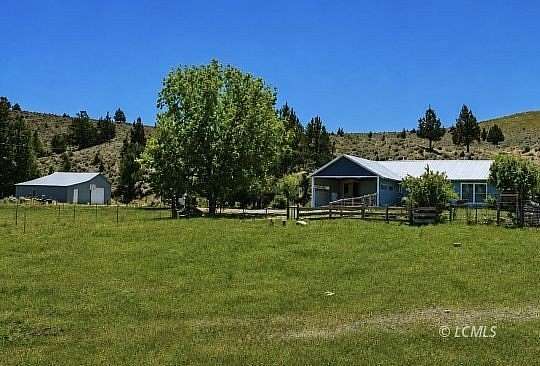 33.6 Acres of Land with Home for Sale in Paisley, Oregon