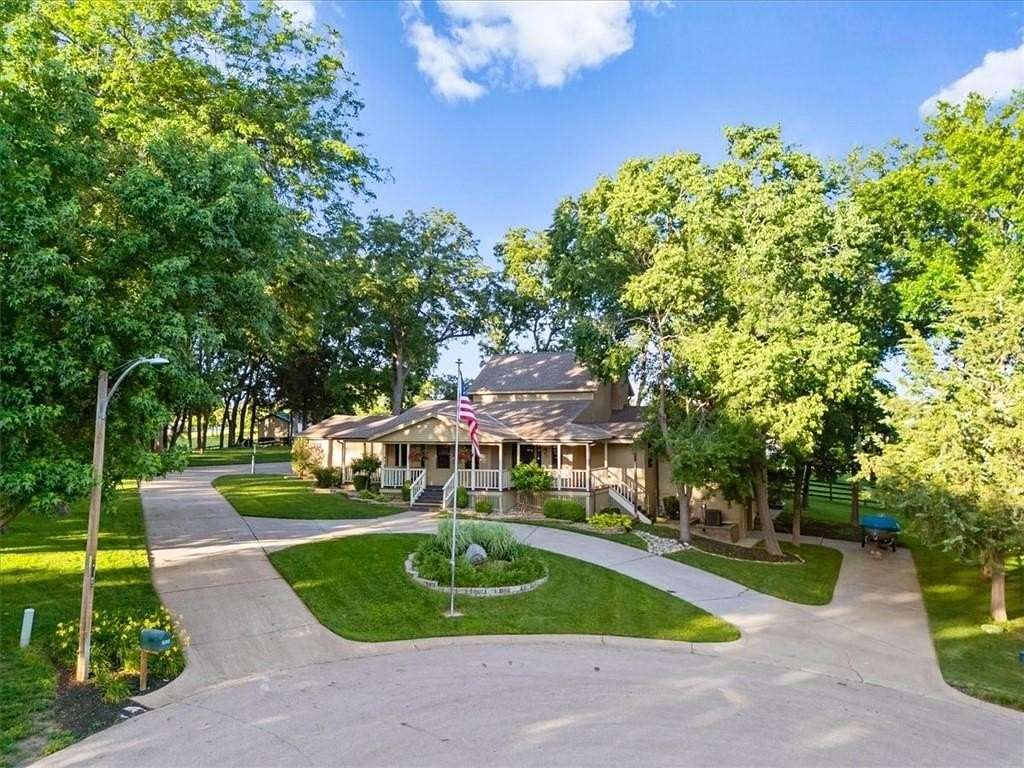 10.5 Acres of Land with Home for Sale in Kansas City, Missouri