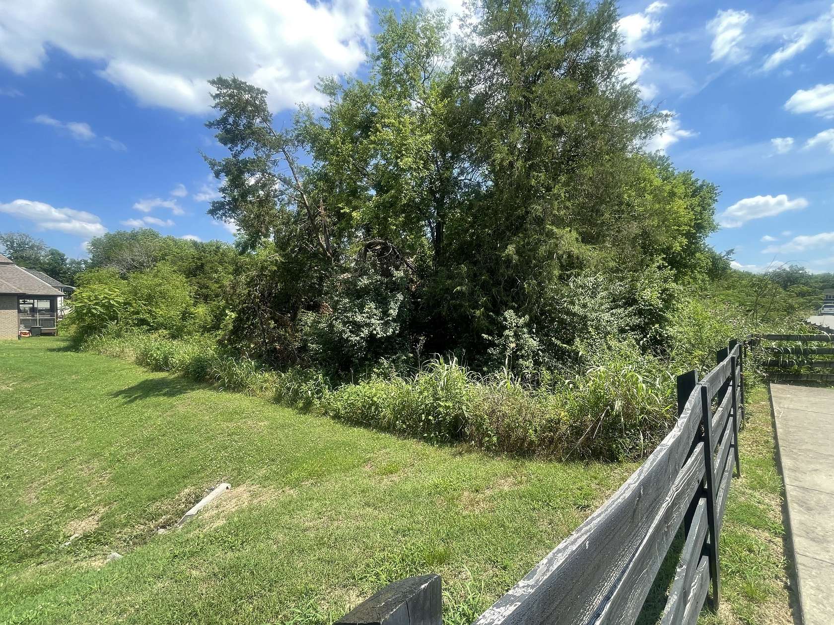 3.64 Acres of Residential Land for Sale in Hendersonville, Tennessee