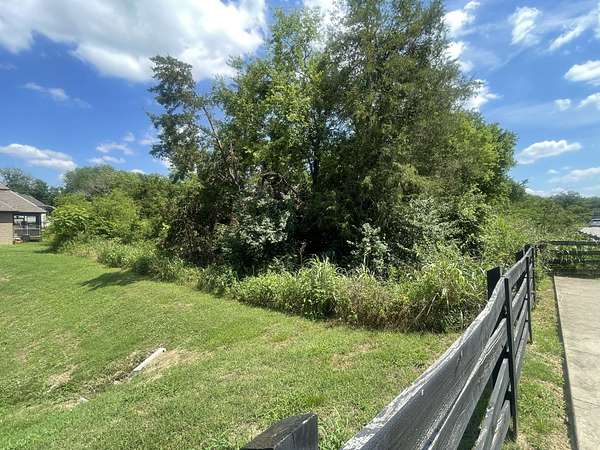 3.64 Acres of Residential Land for Sale in Hendersonville, Tennessee