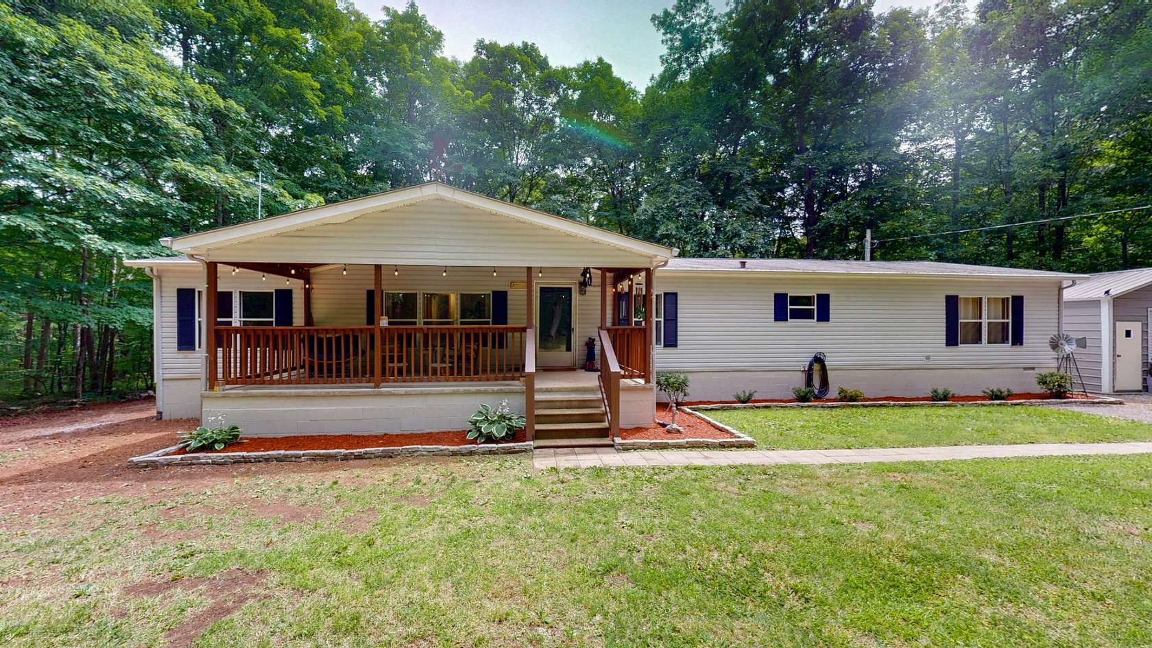 10.1 Acres of Land with Home for Sale in Watertown, Tennessee