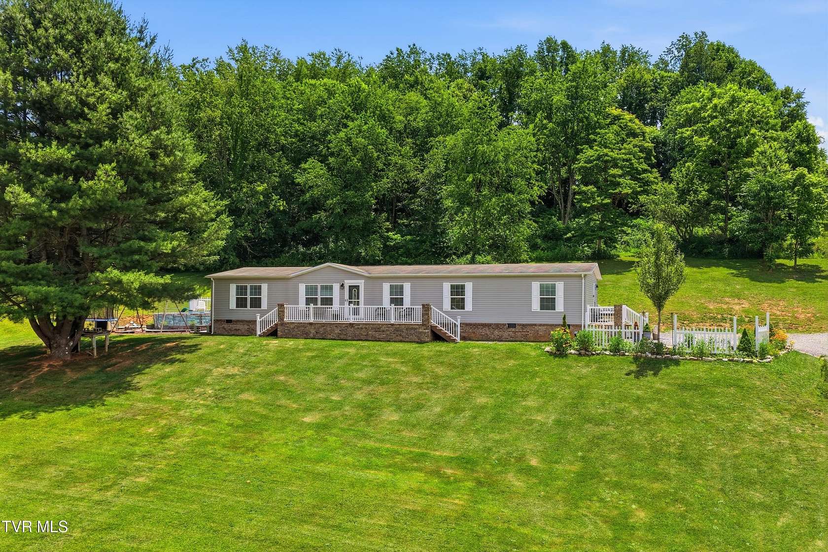 2.82 Acres of Land with Home for Sale in Lebanon, Virginia