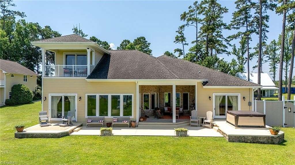 4.53 Acres of Land with Home for Sale in Havelock, North Carolina