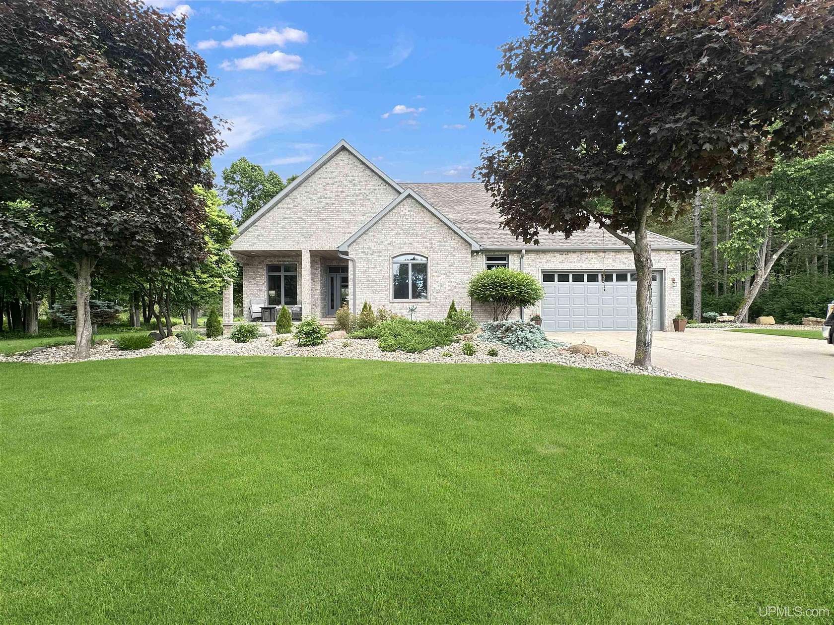 16.6 Acres of Land with Home for Sale in Gladstone, Michigan
