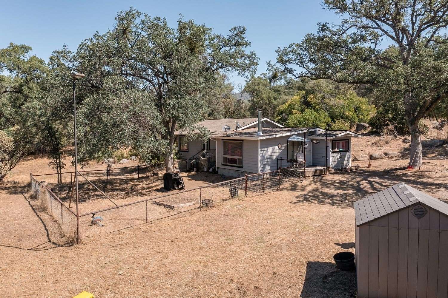 8 Acres of Land with Home for Sale in Mariposa, California