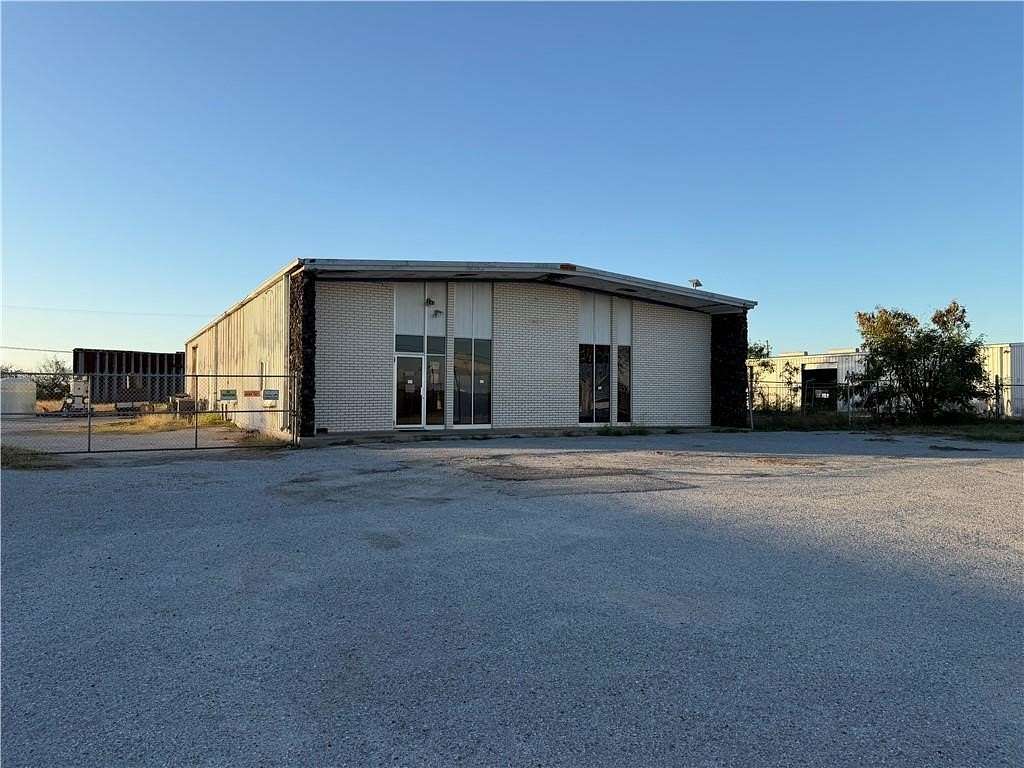 2.25 Acres of Improved Commercial Land for Lease in Corpus Christi, Texas