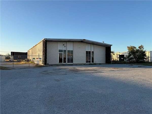 2.25 Acres of Improved Commercial Land for Lease in Corpus Christi, Texas
