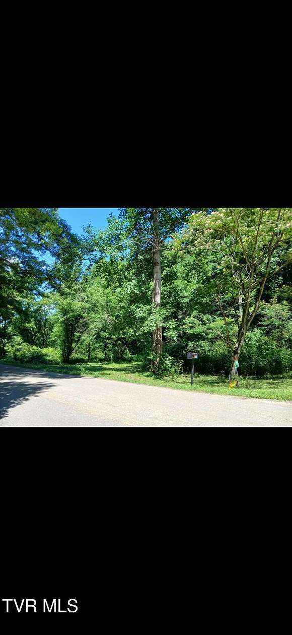 2.5 Acres of Residential Land for Sale in Morristown, Tennessee