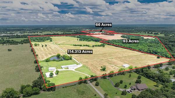 273 Acres of Land with Home for Sale in Como, Texas