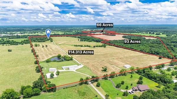 114 Acres of Land with Home for Sale in Como, Texas