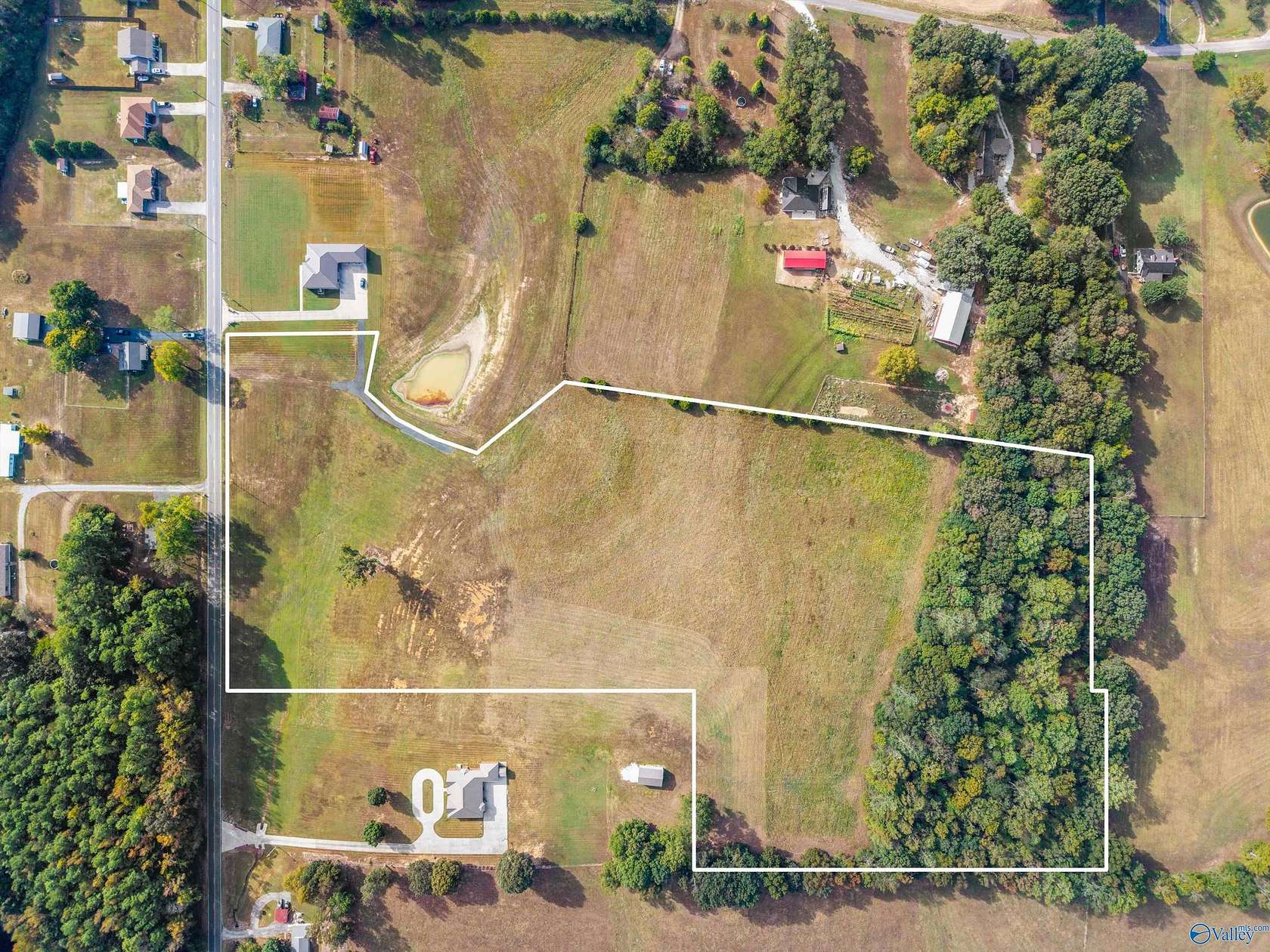 16 Acres of Land for Sale in Athens, Alabama