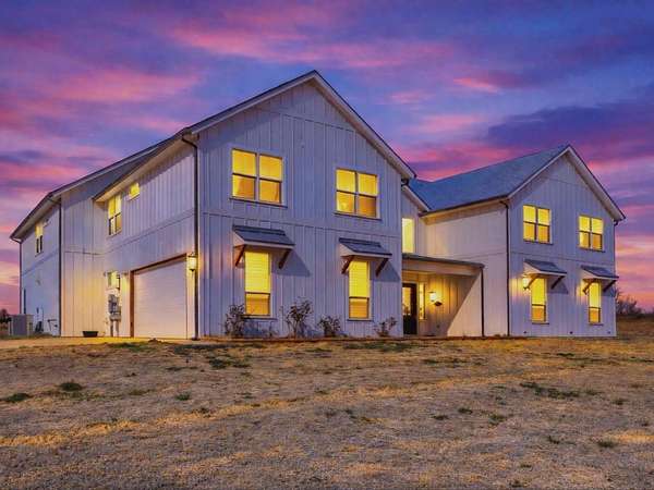 8 Acres of Land with Home for Lease in Weatherford, Texas