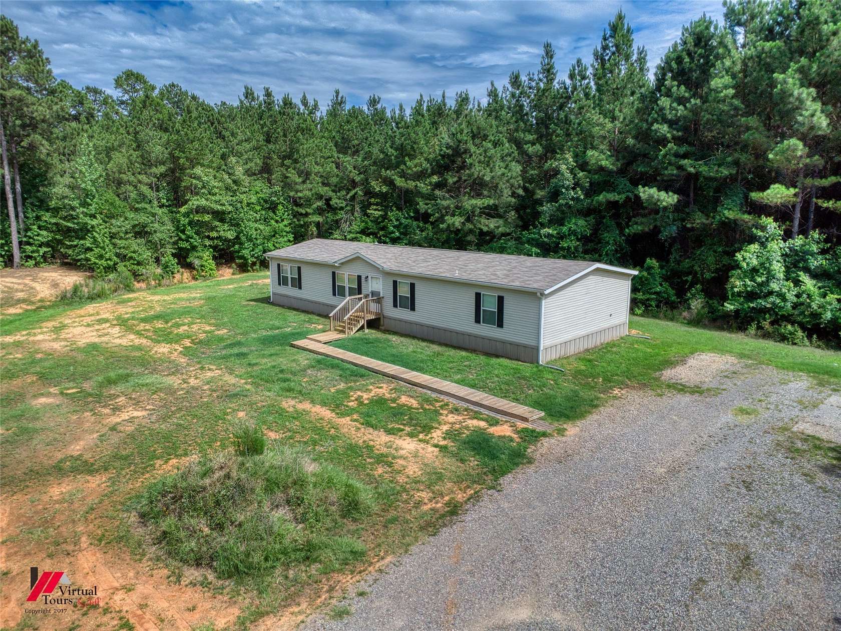 14.8 Acres of Land with Home for Sale in Springhill, Louisiana