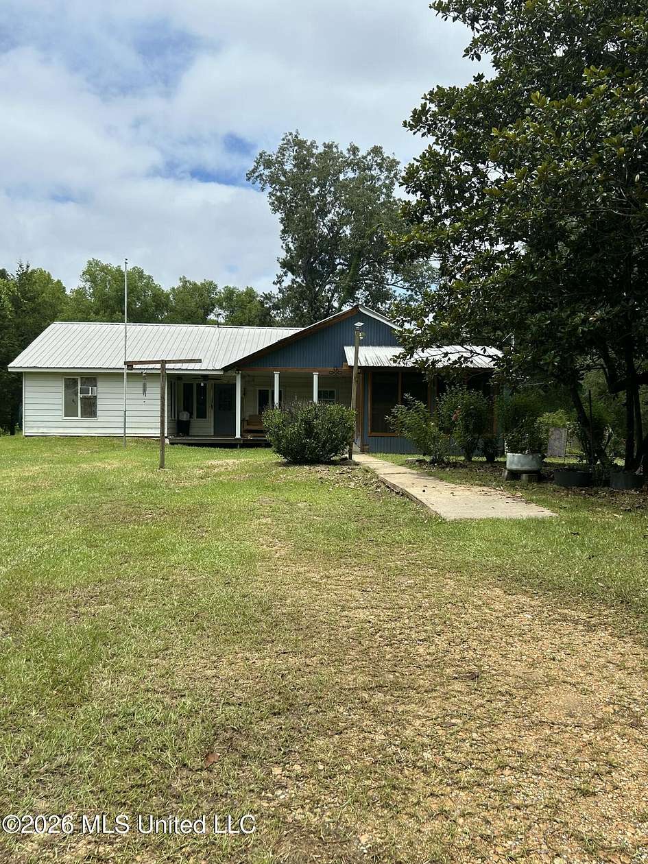 31 Acres of Land with Home for Sale in Utica, Mississippi