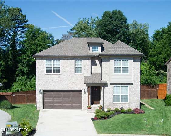 17 Acres of Land with Home for Sale in Knoxville, Tennessee