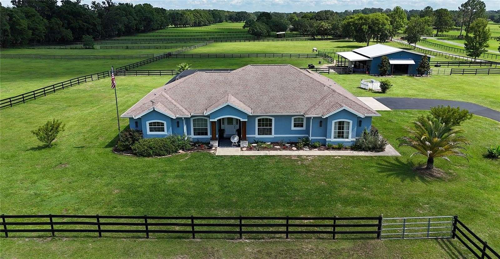 10 Acres of Land with Home for Sale in Morriston, Florida