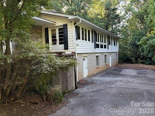 5 Acres of Land with Home for Sale in Tryon, North Carolina