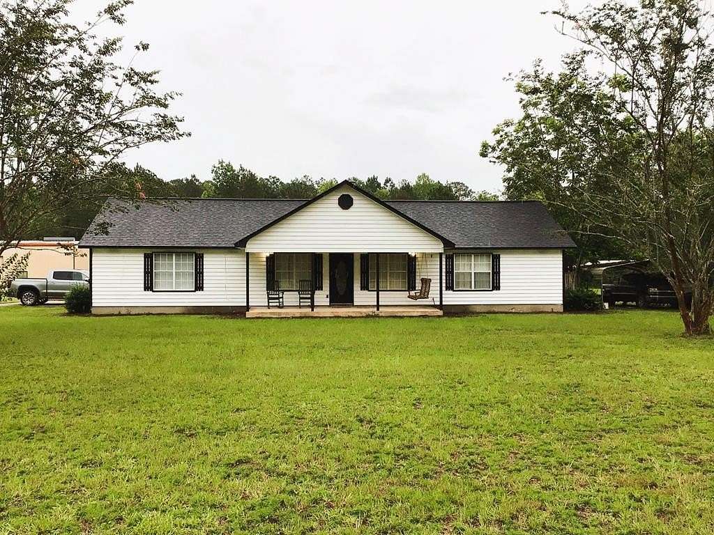 8 Acres of Land with Home for Sale in Pavo, Georgia