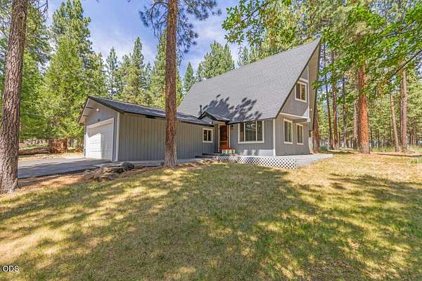 1.7 Acres of Land with Home for Sale in Klamath Falls, Oregon