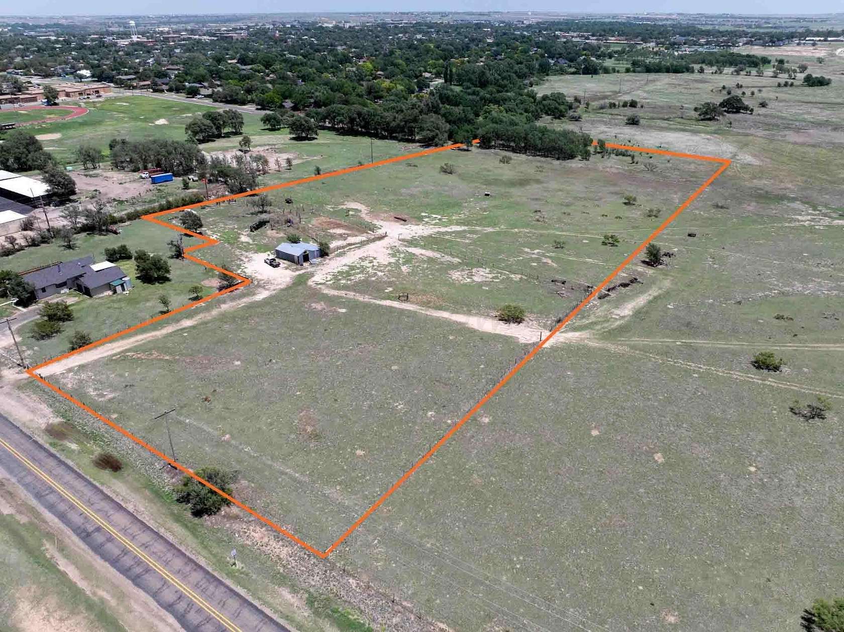 10 Acres of Land for Sale in Canyon, Texas
