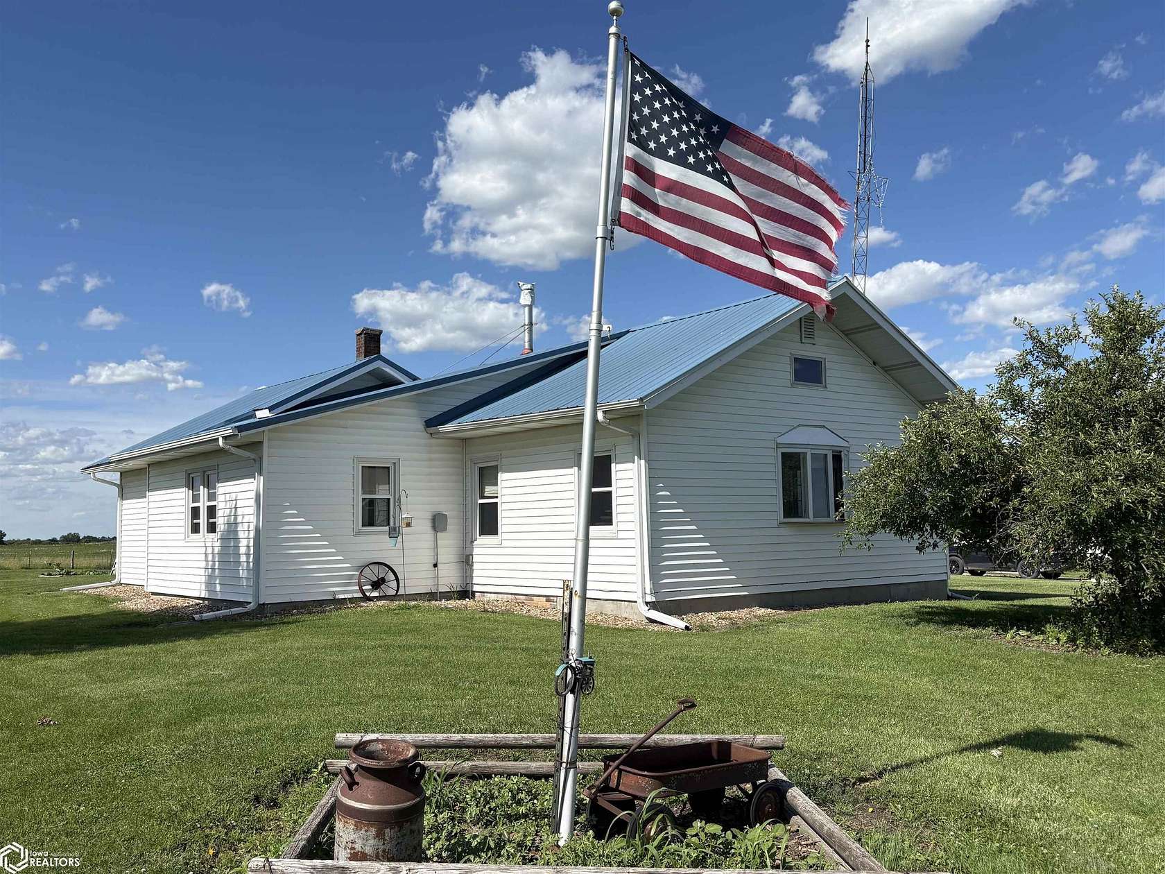 10 Acres of Land with Home for Sale in Moulton, Iowa