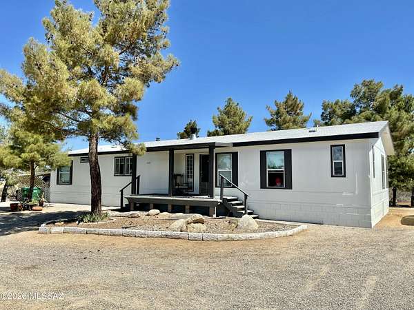 3.39 Acres of Land with Home for Lease in Oracle, Arizona