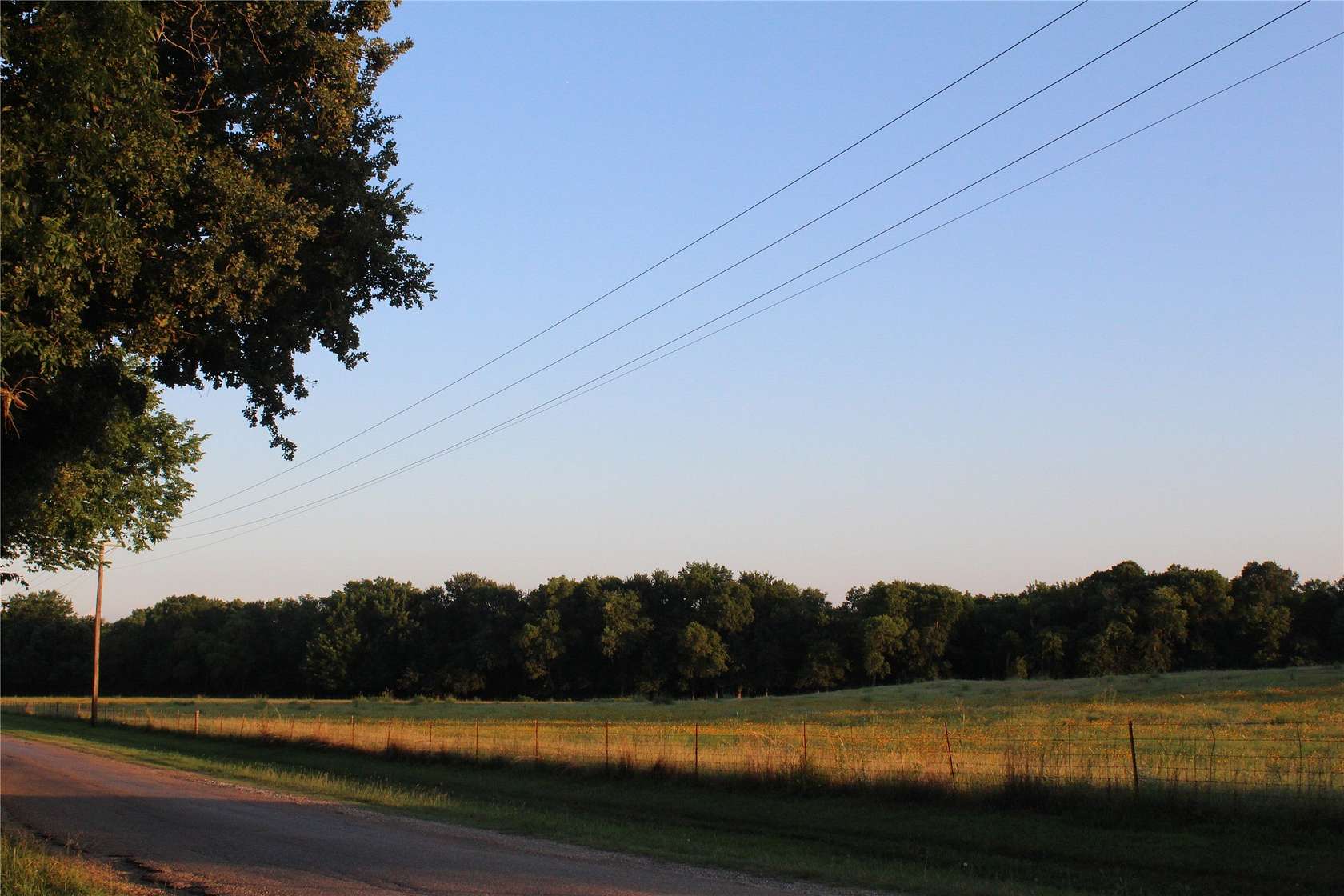 5 Acres of Residential Land for Sale in Grandview, Texas