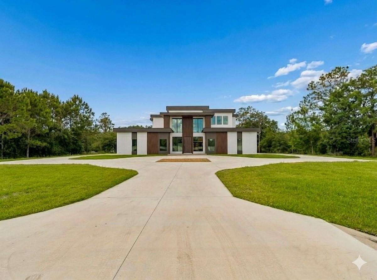2.59 Acres of Land with Home for Sale in Tarpon Springs, Florida