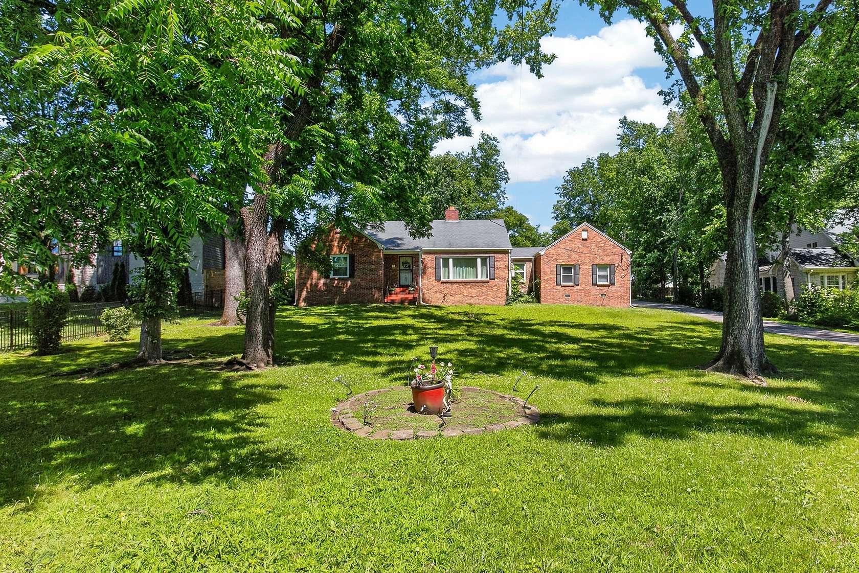 0.76 Acres of Residential Land for Sale in Nashville, Tennessee