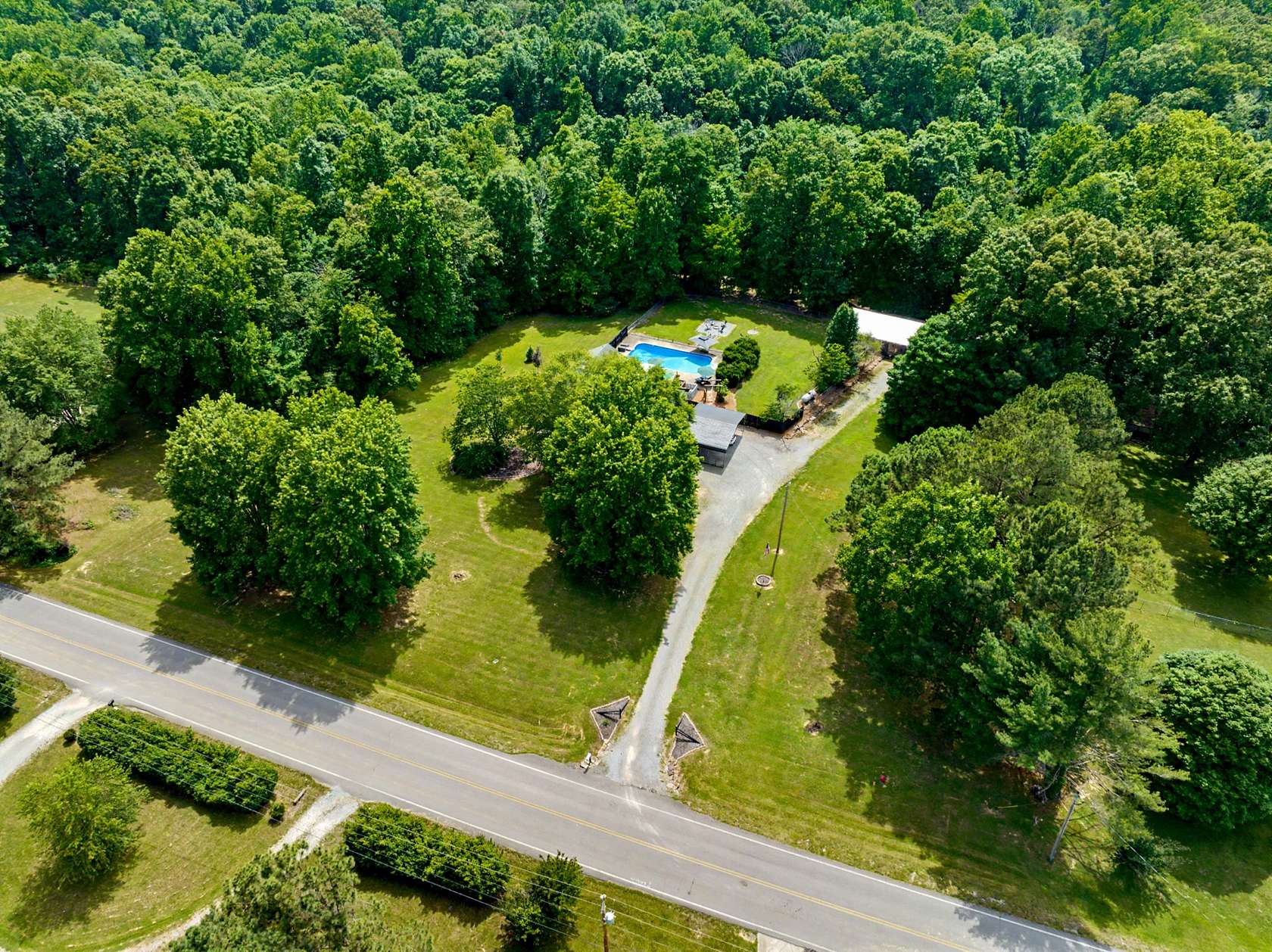 4 Acres of Land with Home for Sale in Woodlawn, Tennessee