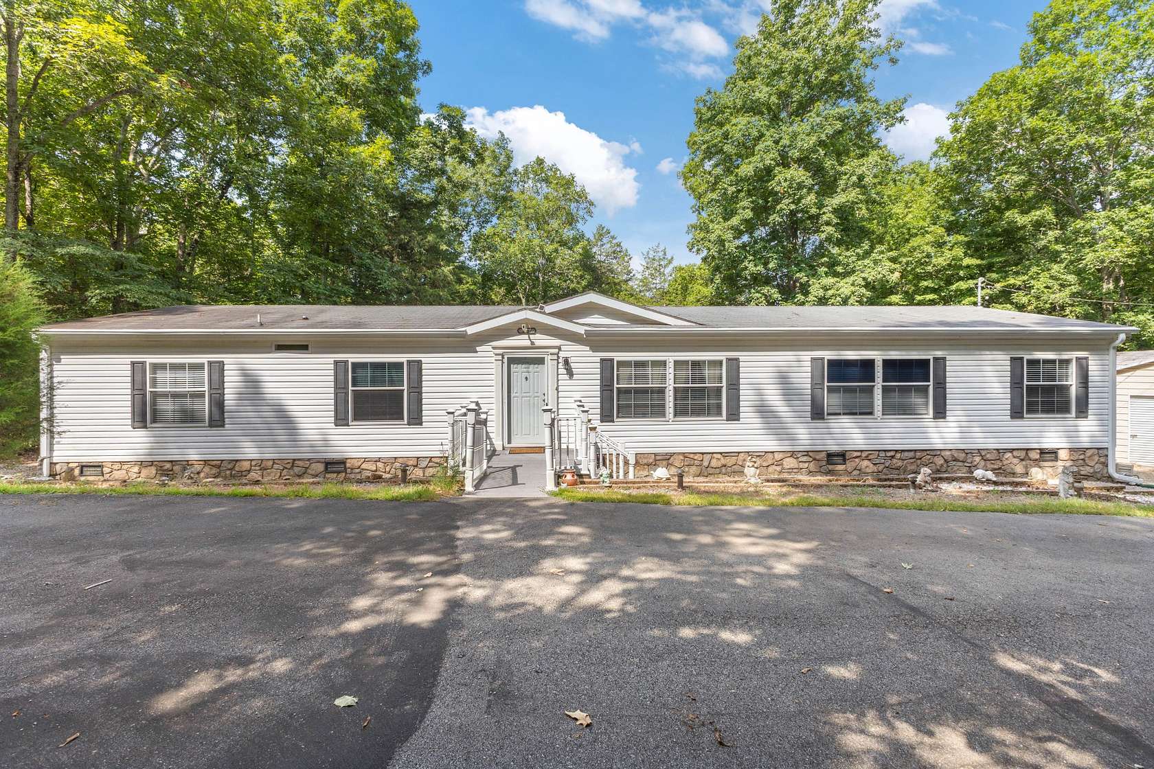 20.6 Acres of Land with Home for Sale in Cumberland Furnace, Tennessee
