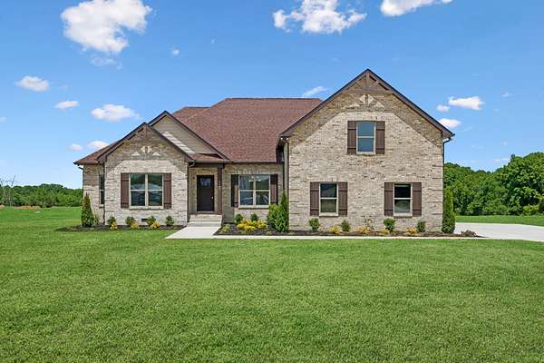5.1 Acres of Land with Home for Sale in Greenbrier, Tennessee