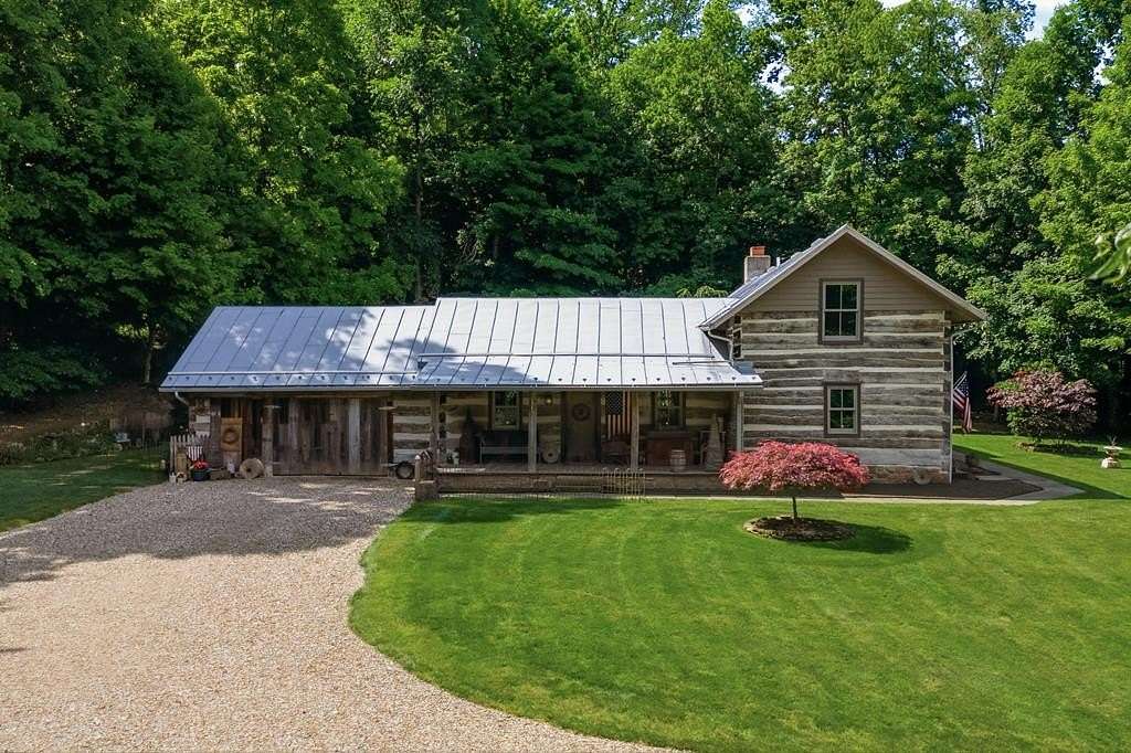 17.7 Acres of Land with Home for Sale in Mansfield, Ohio