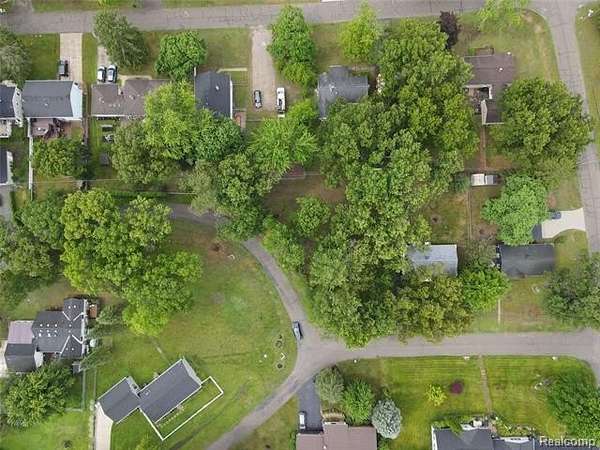 0.23 Acres of Residential Land for Sale in Waterford, Michigan