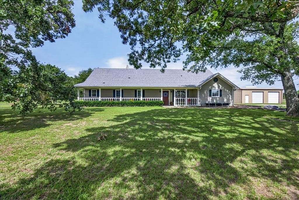 21.8 Acres of Land with Home for Sale in Mabank, Texas