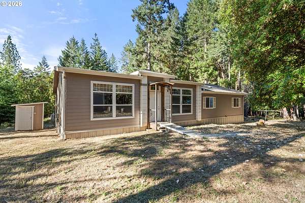 5.22 Acres of Land with Home for Sale in Grants Pass, Oregon