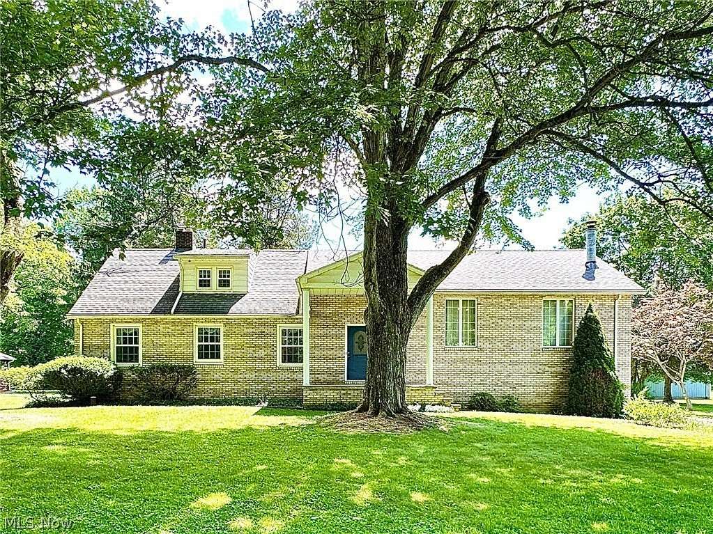 3.5 Acres of Land with Home for Sale in Hubbard, Ohio
