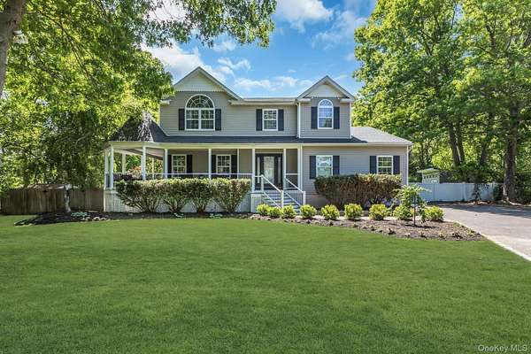 1.52 Acres of Land with Home for Sale in Medford, New York