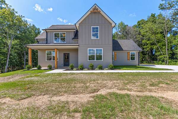 1.5 Acres of Land with Home for Sale in Dickson, Tennessee