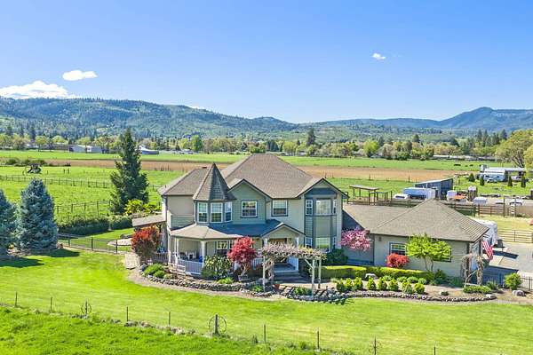 7.3 Acres of Land with Home for Sale in Medford, Oregon
