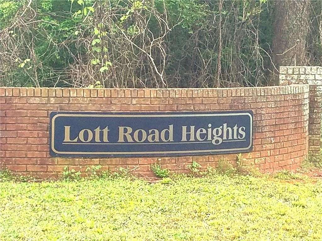 1.18 Acres of Residential Land for Sale in Chunchula, Alabama