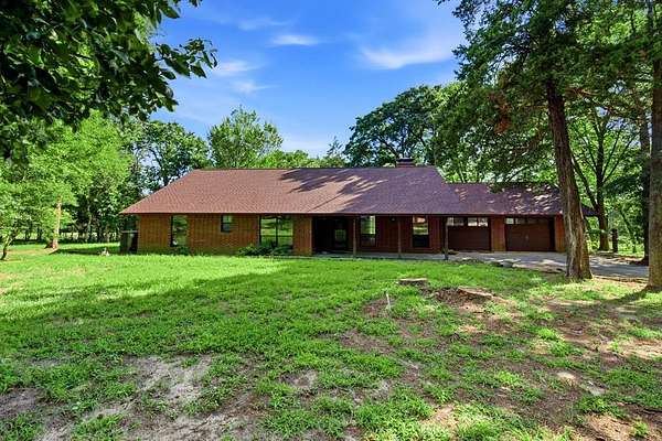 28 Acres of Recreational Land with Home for Sale in Athens, Texas