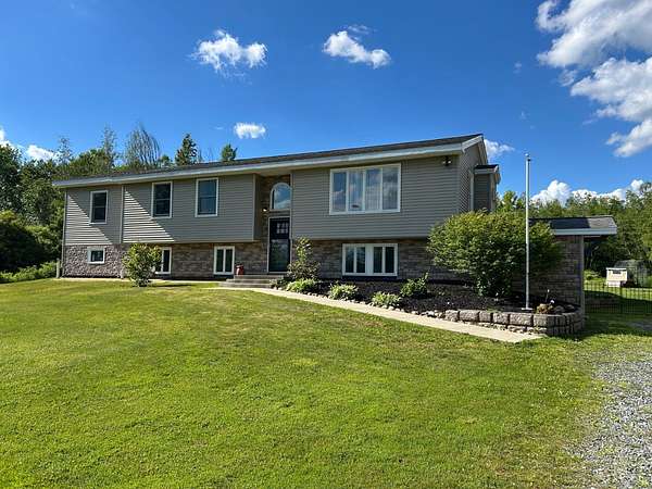 3.1 Acres of Land with Home for Sale in Amsterdam, New York