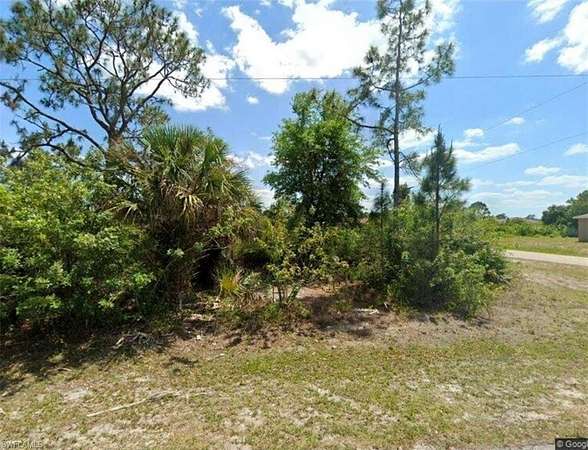 0.25 Acres of Residential Land for Sale in Lehigh Acres, Florida