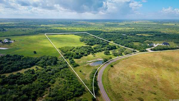 43 Acres of Land for Sale in Runge, Texas