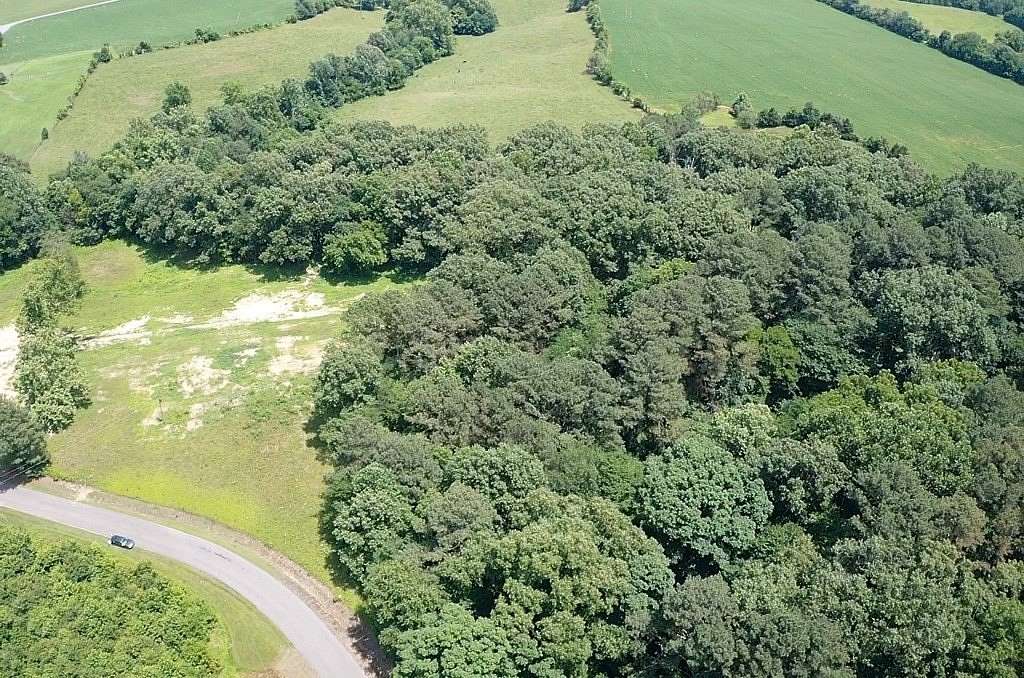 5 Acres of Land for Sale in Puryear, Tennessee