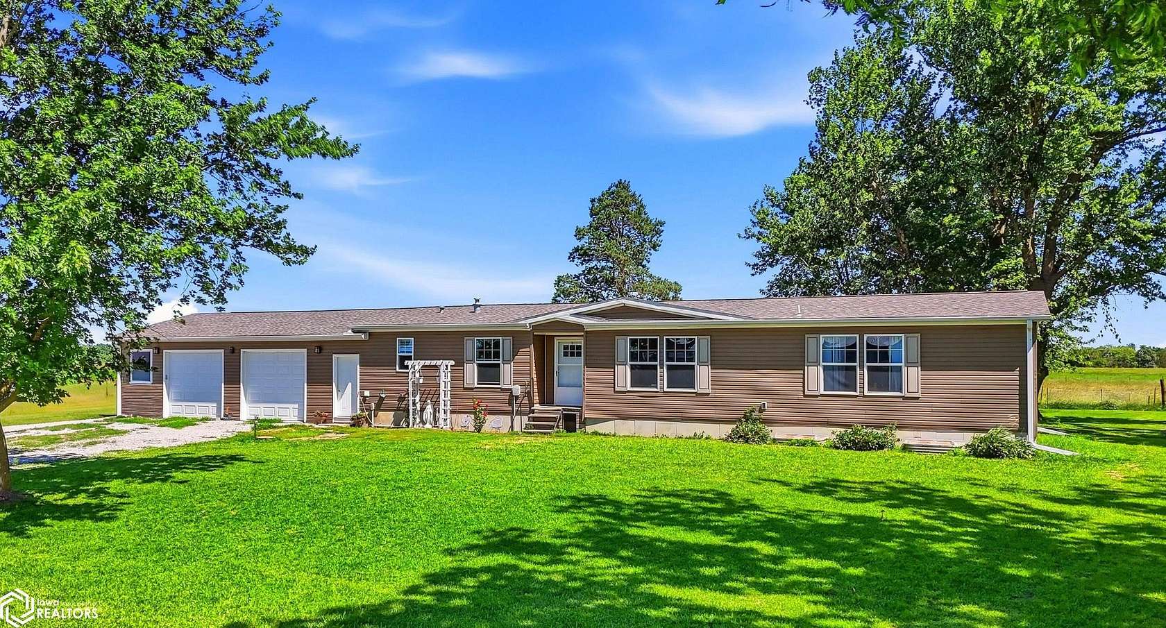 4.73 Acres of Land with Home for Sale in Keosauqua, Iowa