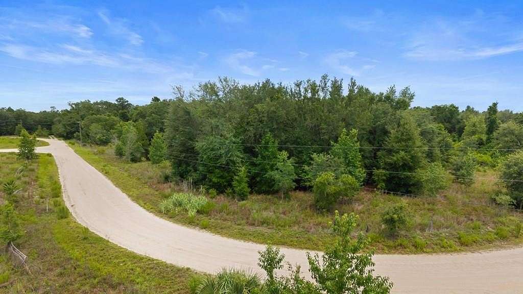 2.5 Acres of Residential Land for Sale in Old Town, Florida
